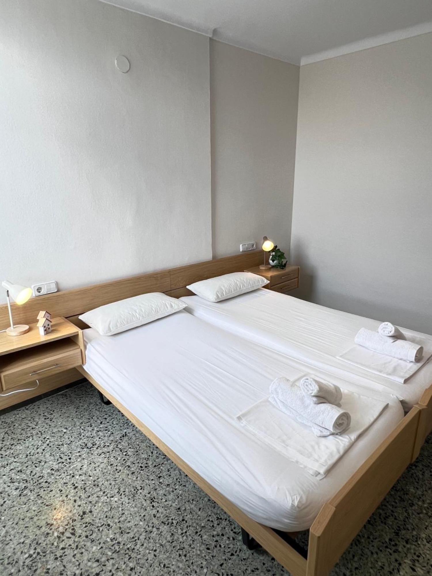 3 Room Apartment, 500M To Beach, Swimming Pool, Nice Terrace Rosas Exteriör bild