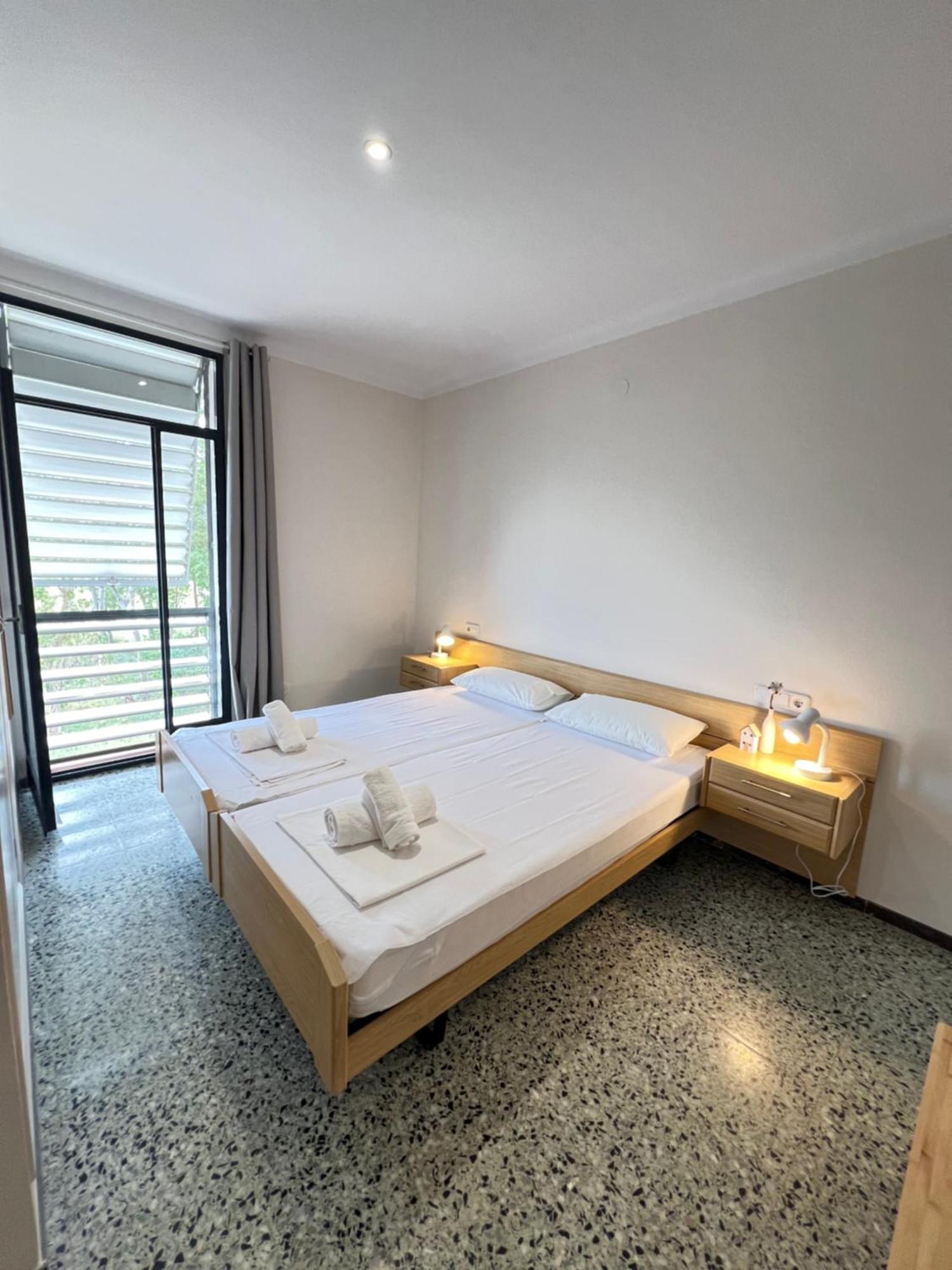 3 Room Apartment, 500M To Beach, Swimming Pool, Nice Terrace Rosas Exteriör bild